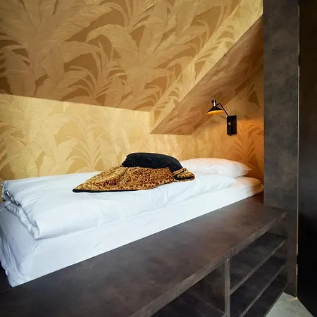 Nomad Water Apartment *